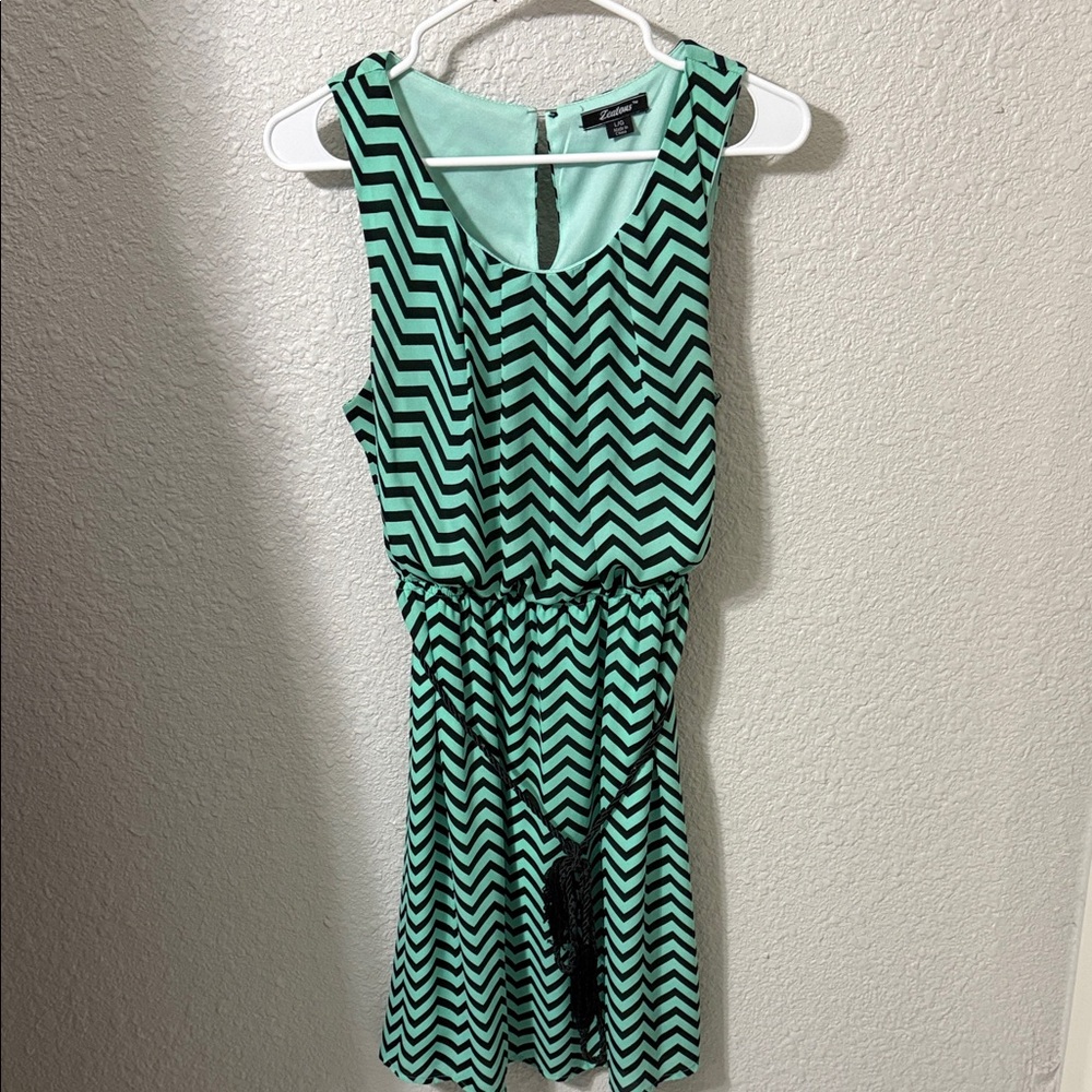 Elegant Chevron Green Midi Dress